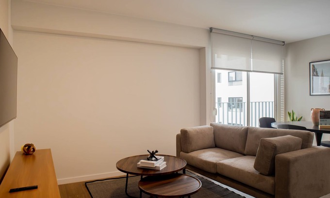 Leuro Apartment | w Comfortable 2BR Stay in Miraflores