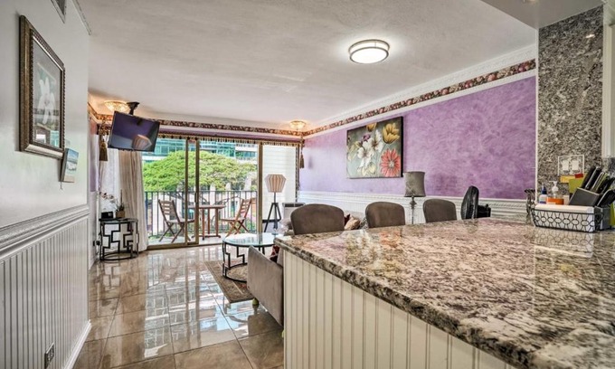 McCully - Moiliili Apartment | Waikiki 2-bedroom Sweet Home