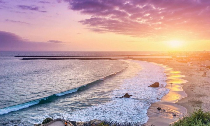 Santa Ana Heights Apartment | Waking up in Your own 3BR Beach Home