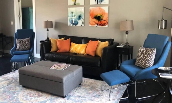 Reva Apartment | WALDEN HALL ESTATE - EMERSON POOL SUITE APARTMENT