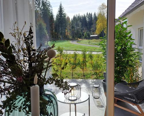 Schluchsee Apartment | Waldgeflüster 2-Zi-DesignOase mit Terrasse und Tiefgarage im Neubau