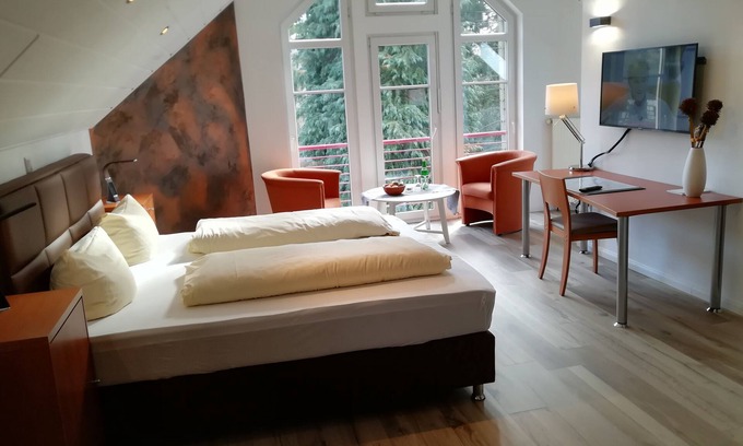 Karthauserhofgelande Hotel | Waldhotel Forsthaus Remstecken