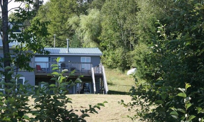Lake of Bays Ski Chalet | Walk-In lake: Muskoka Cottage for Rent Slps 10 nr Huntsville and Algonquin Park