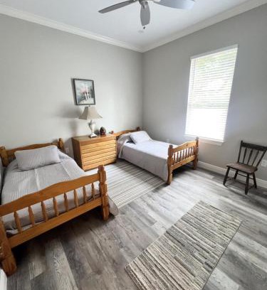 Gulfport House | Walk or Bike Ride to beach and Centrally located