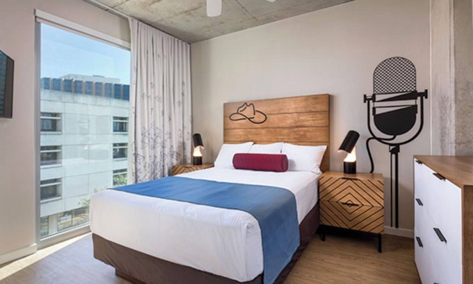 Civic District Resort | Walk to 6th St! Resort ~ w/Rooftop Pool! ~ Sleeps 6 ~ Wyndham Austin!