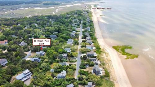 North Eastham House | Walk to beach private patio