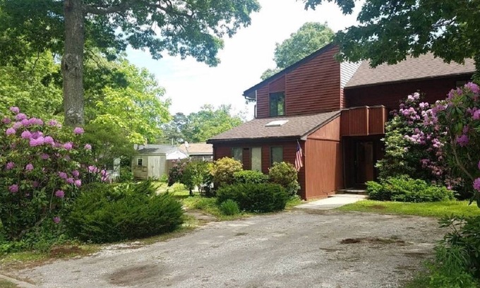 Wareham Center House | Walk to beach