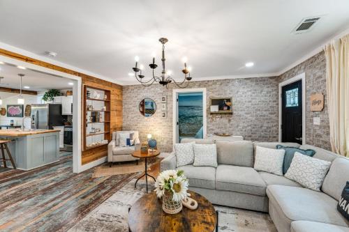 Long Mott House | Walk to Boat Ramp Newly Remodeled Seadrift Home!