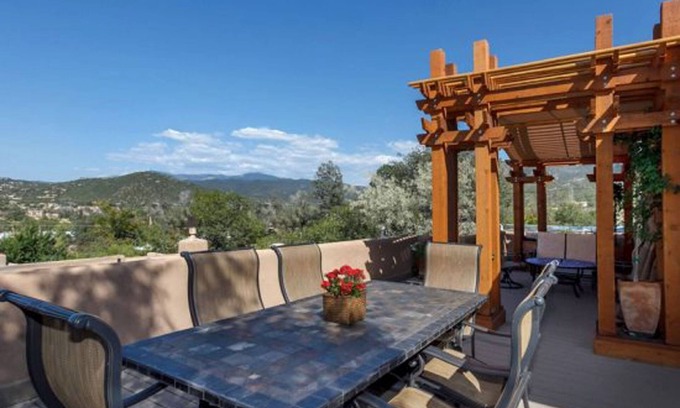 Historic Eastside House | Walk to Canyon Rd | Mountain Views | Great Outdoor Space | 2 Masters
