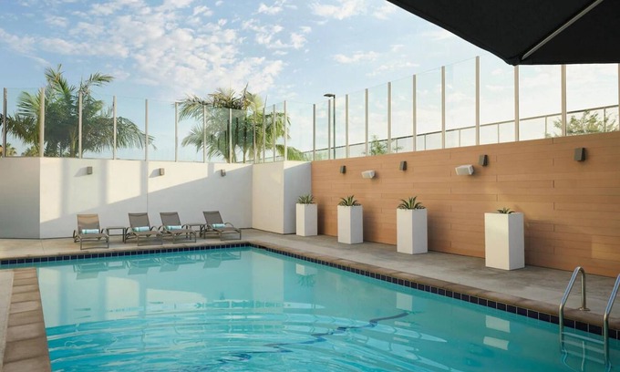 Anaheim Resort Hotel | Walk to Disney - Stylish Suites with Pool, Free Wi-Fi and Breakfast