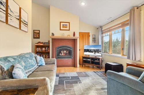 Sisters House | Walk to Downtown Sisters - 2BDR - Perfect Location