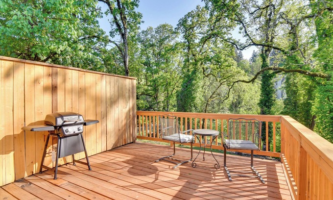 Milwaukie House | Walk to Dtwn Milwaukie: Family Gem w/Creek Access