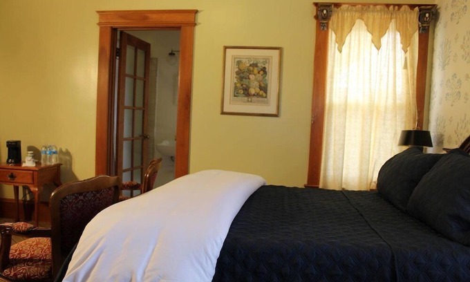 Pacific Grove Hotel | WALK TO OCEAN FROM OUR PREMIUM KING BED ROOMS