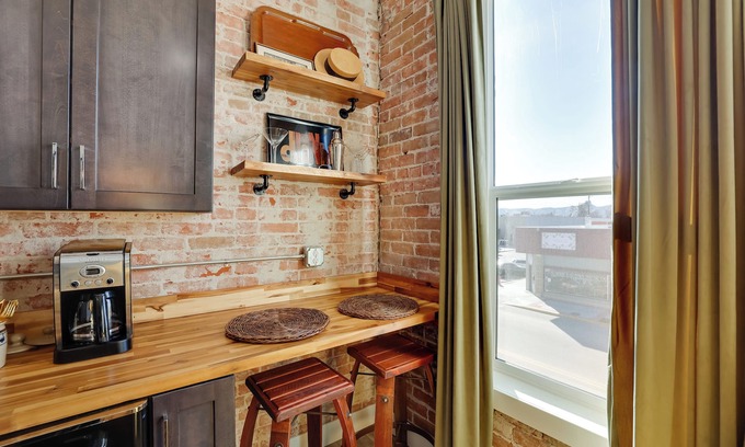 Emmett Apartment | Walk to Shops & Eats: Charming Dtwn Emmett Apt!