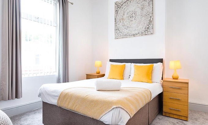 Landore Apartment | Walk to Swansea Stadium, 3 Rooms, Smart Tv's