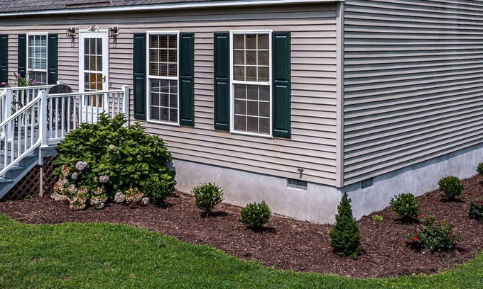 Irvington House | Walkable Shops and Dining. Family size & Dog Friendly