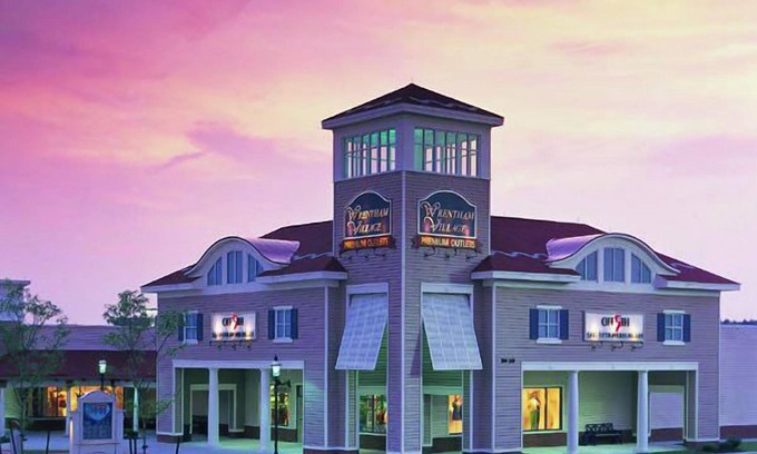 Foxboro House | Walking Distance to Nature Trail & Cranberry Bog! FREE Breakfast & Parking!