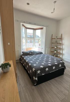 Wallington North Apartment | Wallington 1