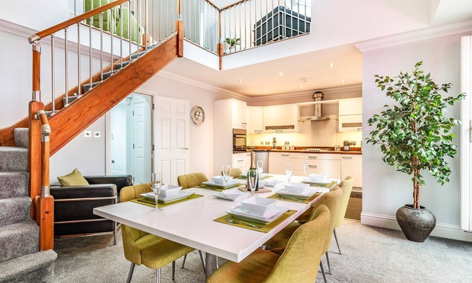 Cliftonville Cottage | Walpole Heights Penthouse