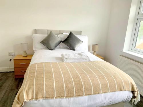 Woking Apartment | Walton Terrace House in Woking