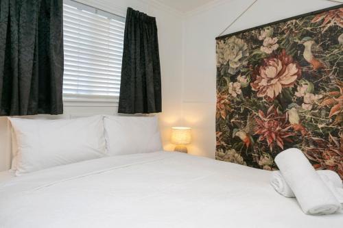 Taupo House | Wanderlust Retreat- Quaint and Romantic Cottage