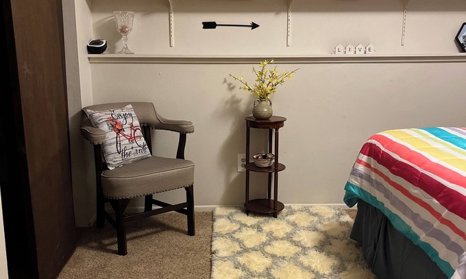 Village Seven House | warm and comfortable room close to shops and wi fi