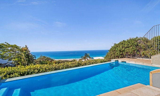 Point Lookout House | Warragi 5 | 4 bedroom, A/C and infinity pool in the complex!