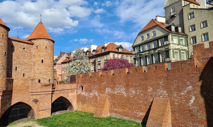 Old Town Apartment | Warsaw Old Town Apartment by Renters