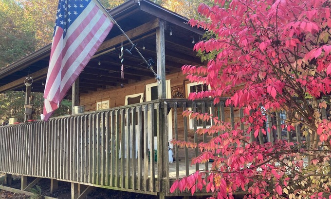 Hampton Cabin | Watauga Lake Hideaway