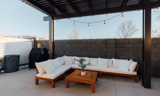 Hildale House | Water Canyon, So Zion, 4bed, 3Bath, Hot Tub, Deck, Fire Pit