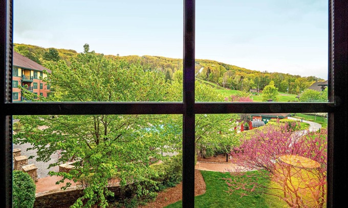 Vernon Condo | Water Park (Next Door) Pool Hot Tubs Sauna Gym Stunning Mountain Views #220