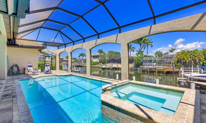 Marco Island House | Waterfall Villa