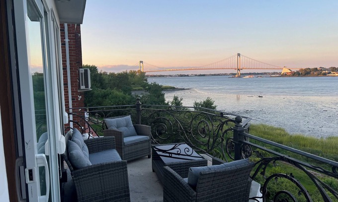 Queens House | Waterfront 1-Bedroom with AC, WiFi in Queens close to JFK and LaGuardia Airportn