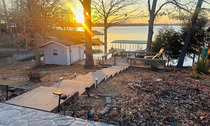 Marion House | Waterfront 4-Bedroom Pet Friendly Lake House w/dock for boat, fishing, swimming