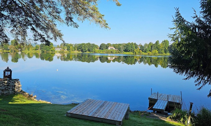 Saint-Andre-Avellin Ski Chalet | Waterfront