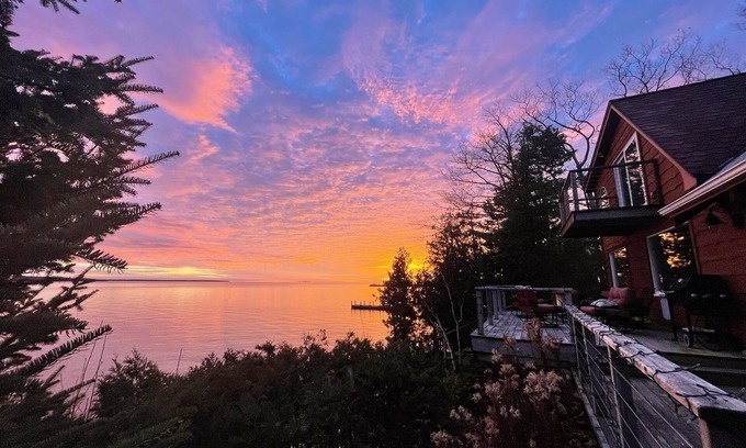 Gills Rock Cabin | Waterfront Cabin Retreat at Door County's Edge