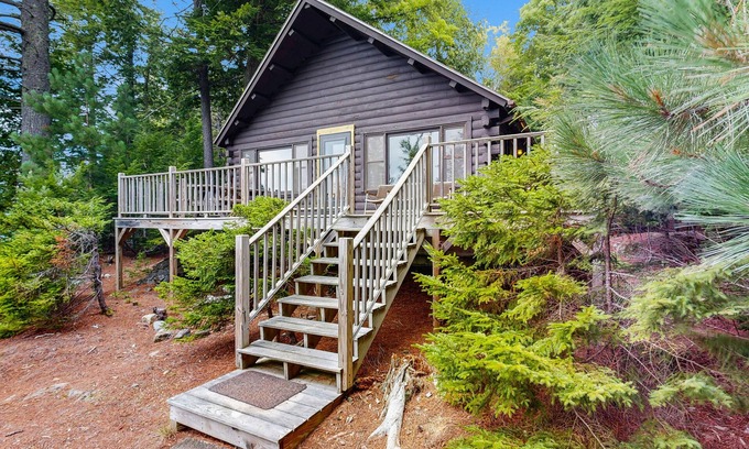 Beaver Cove Cabin | Waterfront cabin with amazing views from the deck & lake access