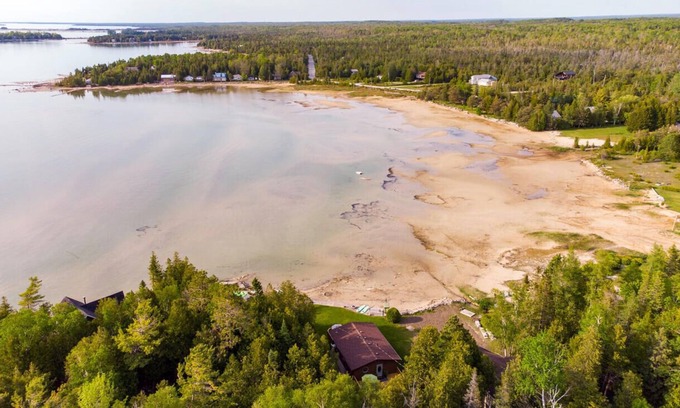 South Bruce Peninsula Cottage | Waterfront Cottage for rent (Near Sauble Beach)
