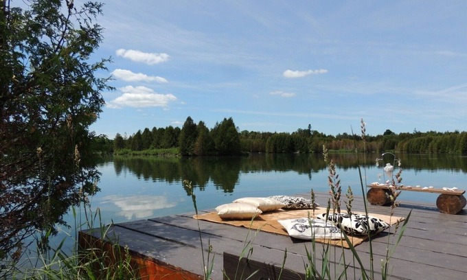 Grey Highlands Cabin | Waterfront cozy cabin on private trout lake