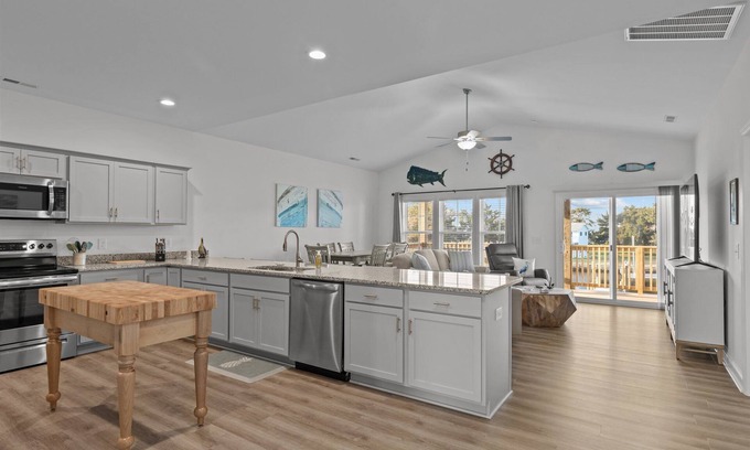 Cedar Point House | WATERFRONT: Fins to the Left! 3BR/2BA w/private boat lift.