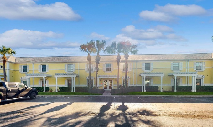St. Petersburg Condo | Waterfront Ground Floor Condo with Private Patio