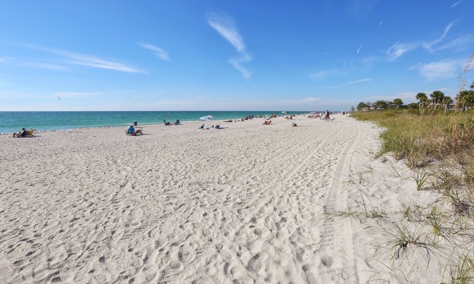 Overbrook Gardens House | Waterfront Home on Forked Creek by Manasota Key