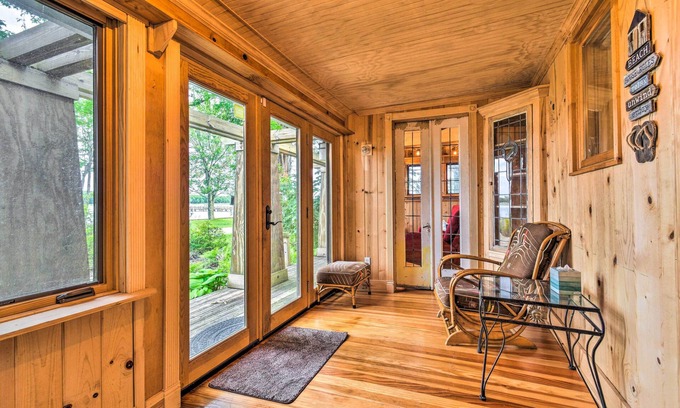Harsens Island House | Waterfront Home on Harsens Island w/ Dock!