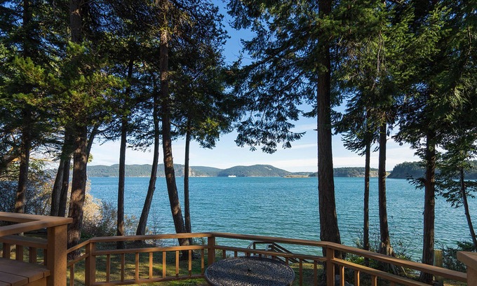 Lopez Island House | Waterfront home with beach access & great location for exploring north Island