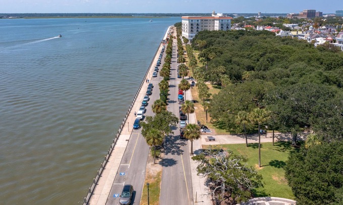 South of Broad House | Waterfront House on the Battery