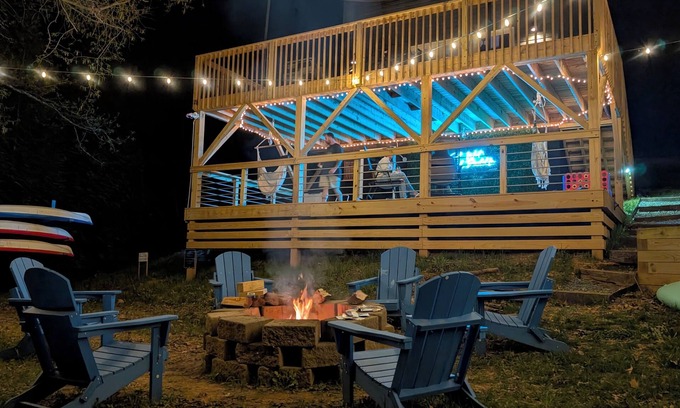 Southmont House | Waterfront House with Kayaks, Firepit, & Disc Golf