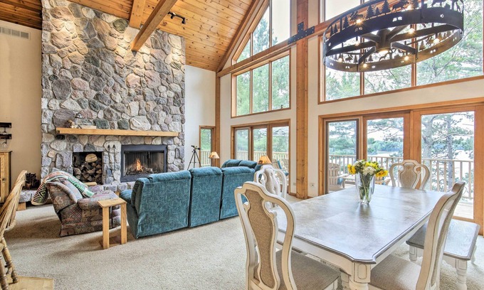 Lake Tomahawk Cabin | Waterfront Lake Tomahawk Cabin w/Game Room!