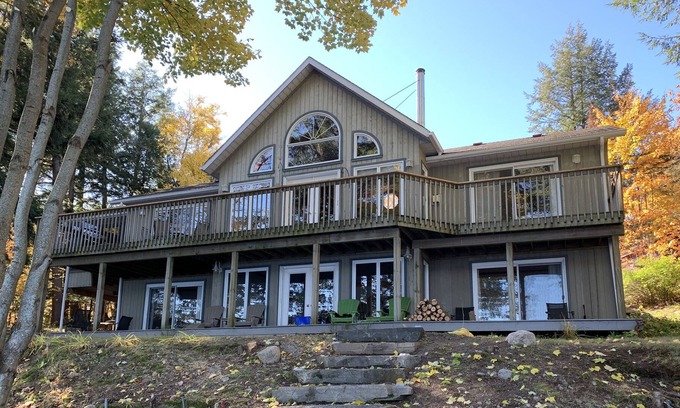 Cecebe House | Waterfront lakehouse on pristine Horn Lake