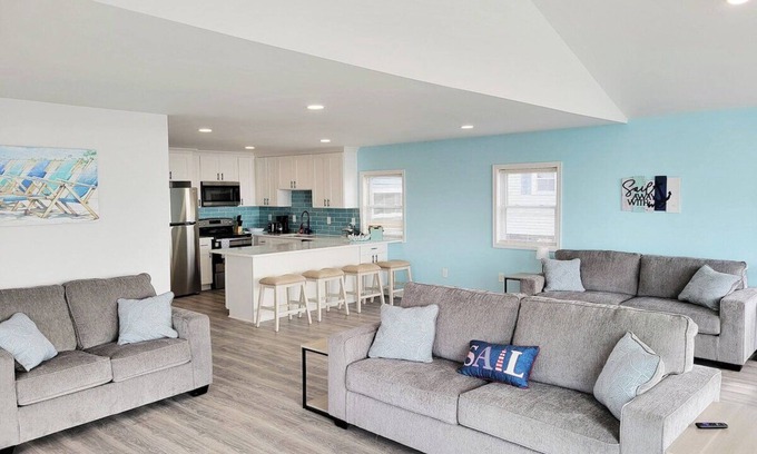Milford House | Waterfront Oasis Summ