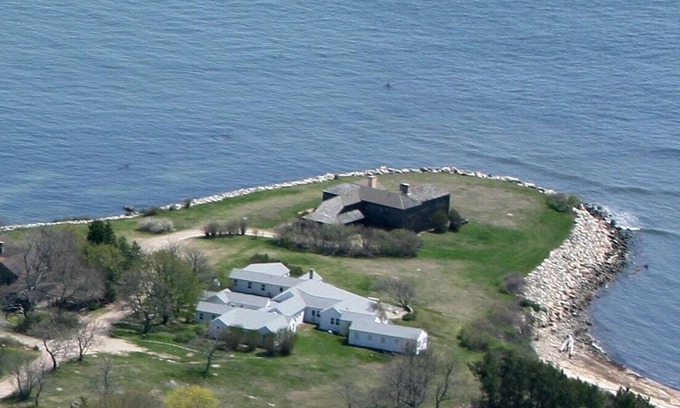Gilman Cottage | Waterfront on Long Island Sound